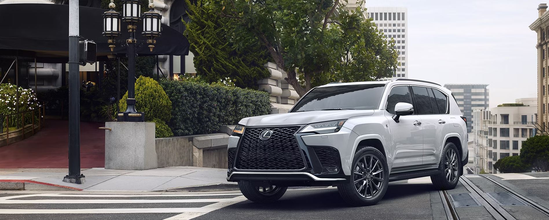 Lexus-LX-570-Features-and-Specifications-All-Models-Price-in-Pakistan